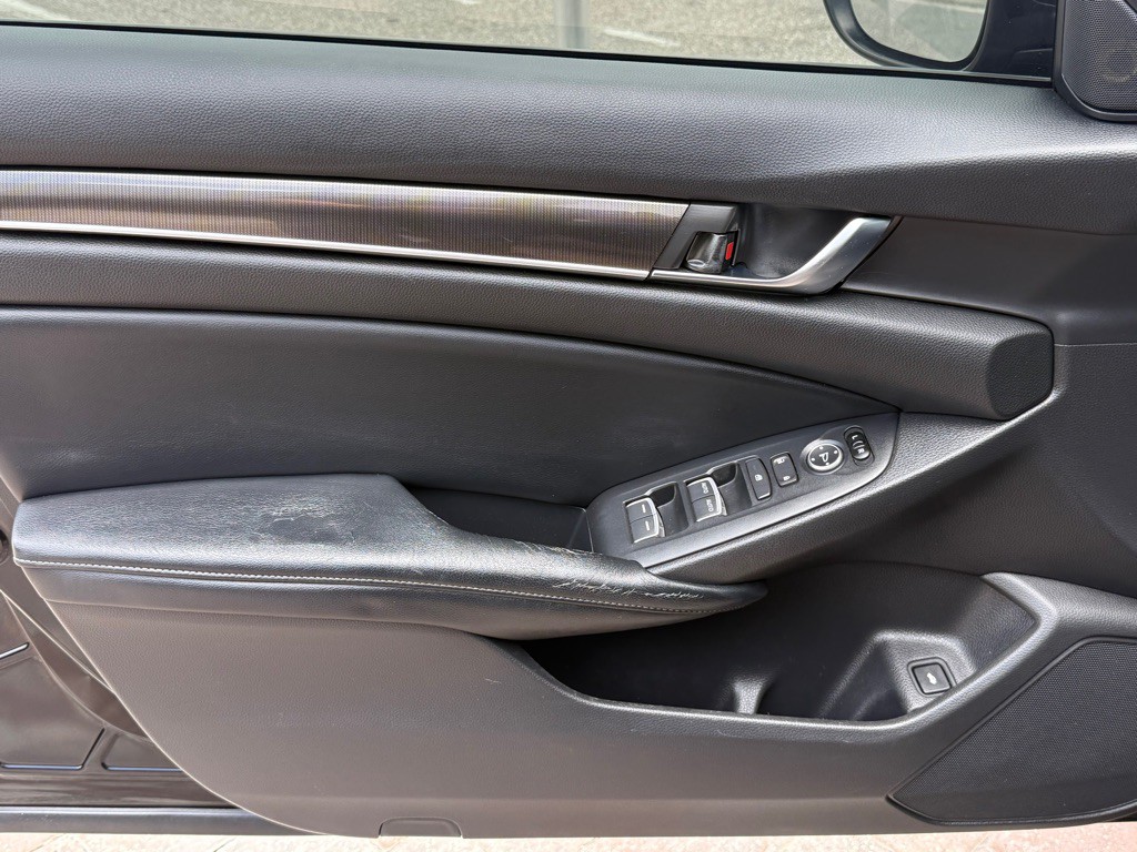 2018 Honda Accord Image 34