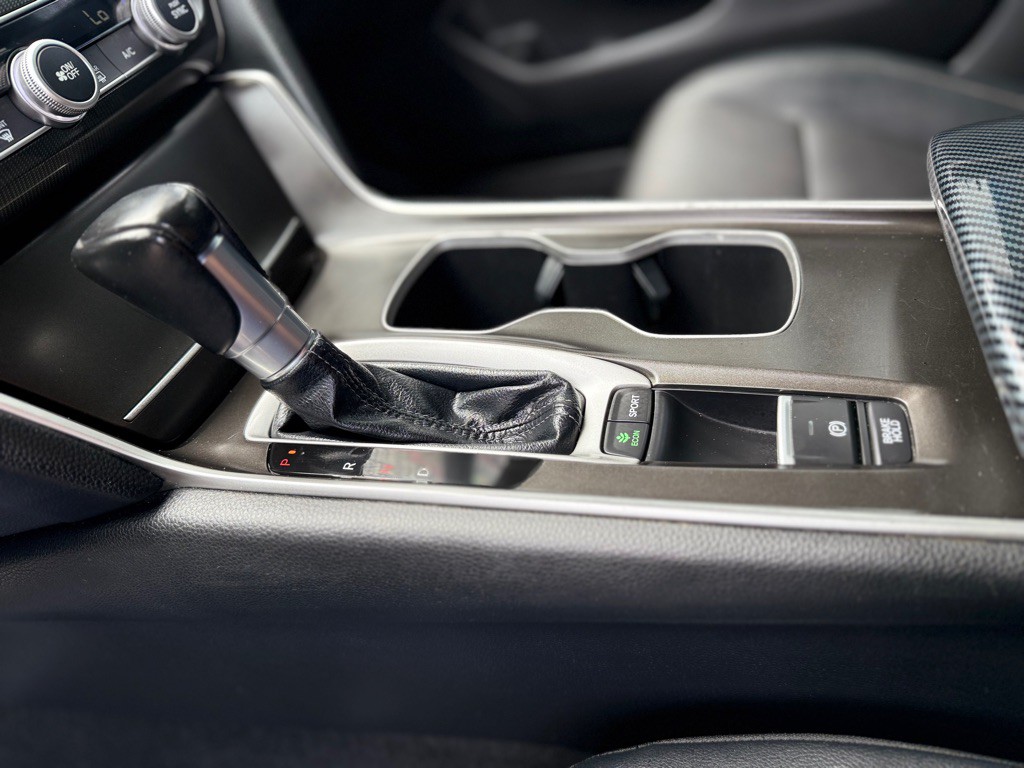 2018 Honda Accord Image 35