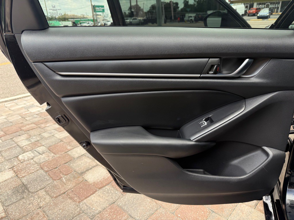 2018 Honda Accord Image 37