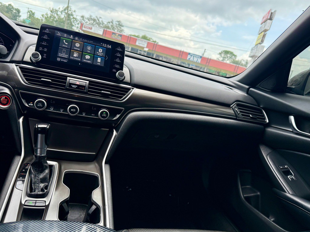 2018 Honda Accord Image 40