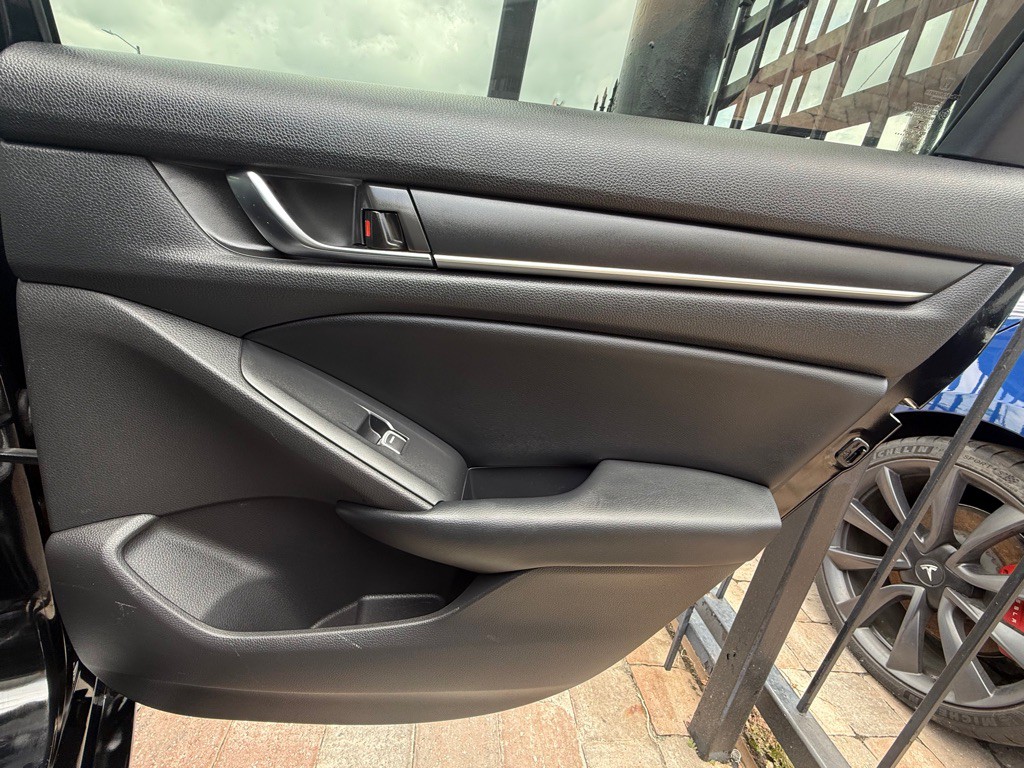 2018 Honda Accord Image 41