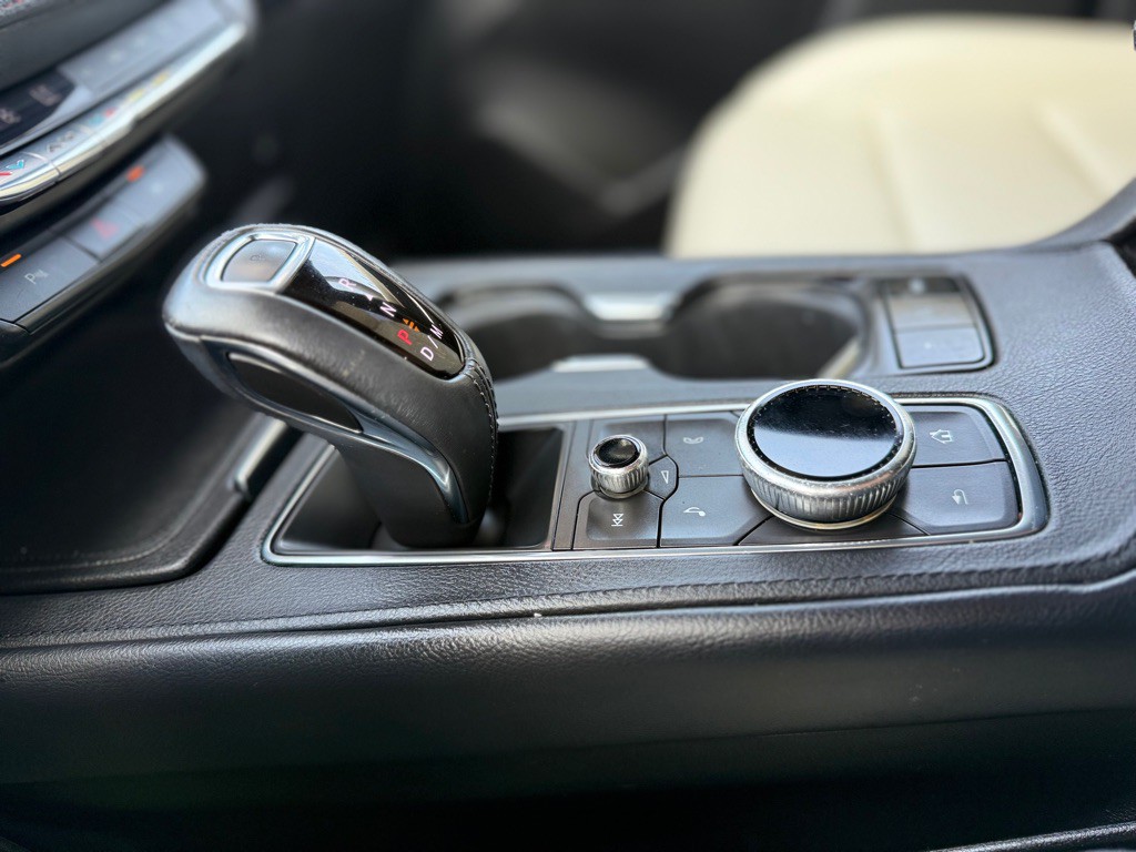 2019 Cadillac XT4 Image 16