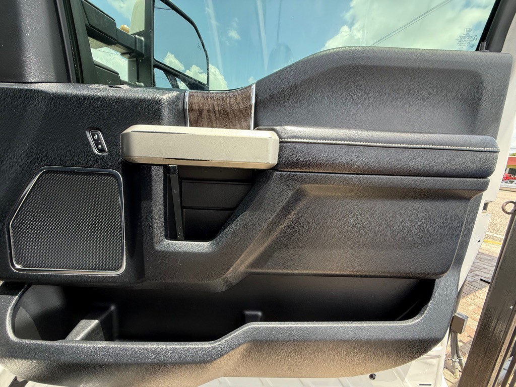 2017 Ford F-250 Image 32