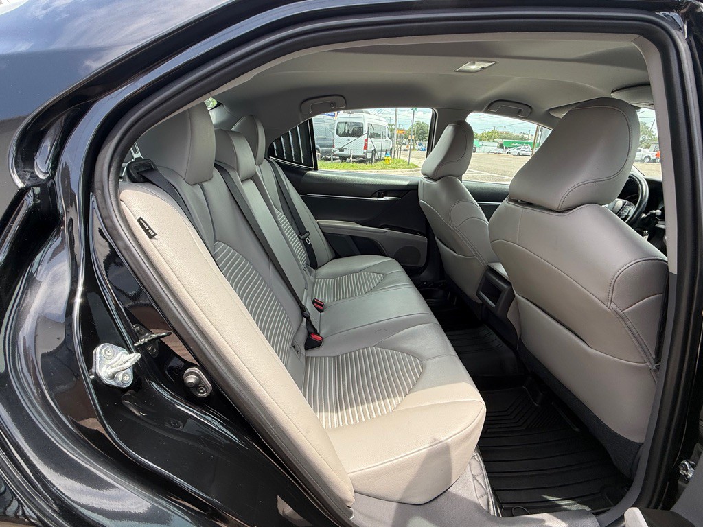 2021 Toyota Camry Image 18