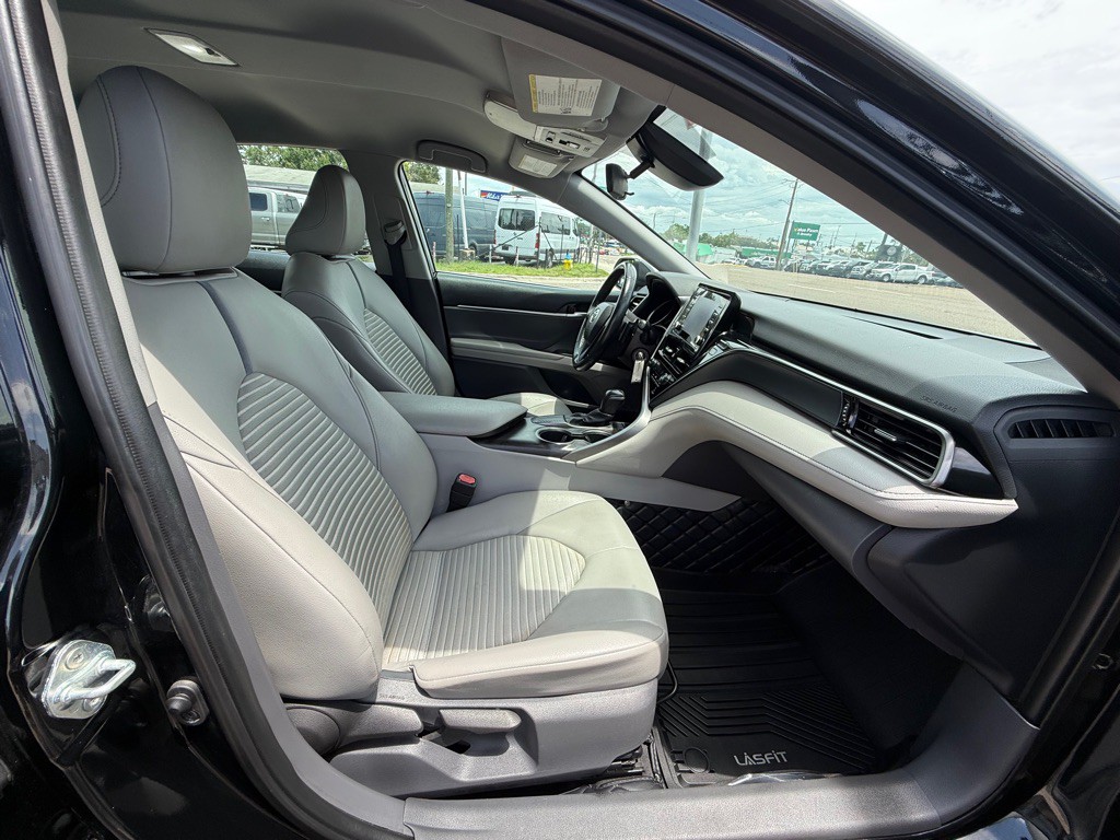 2021 Toyota Camry Image 19