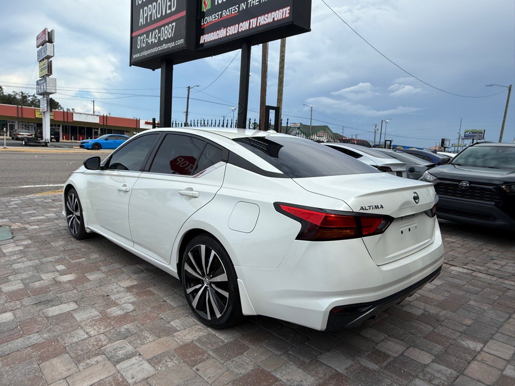2019 Nissan Altima Image 8