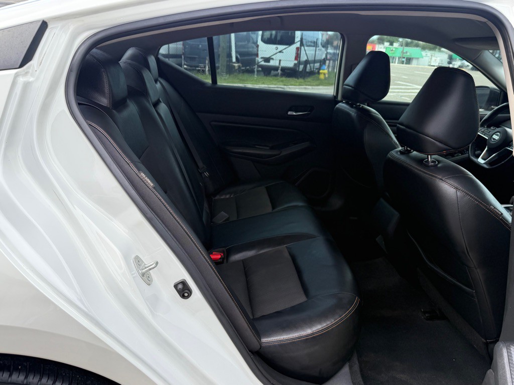 2019 Nissan Altima Image 13