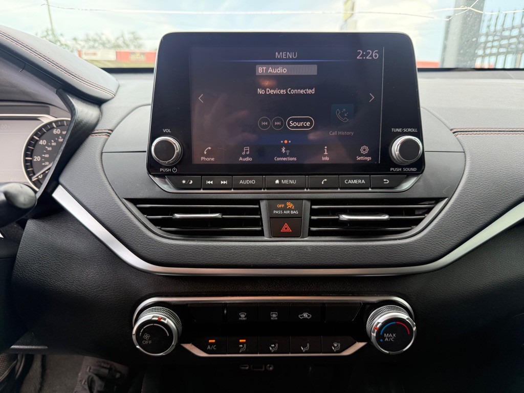 2019 Nissan Altima Image 17