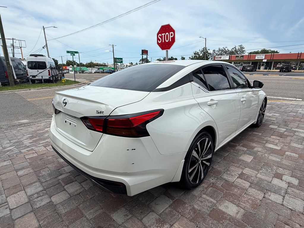 2019 Nissan Altima Image 19