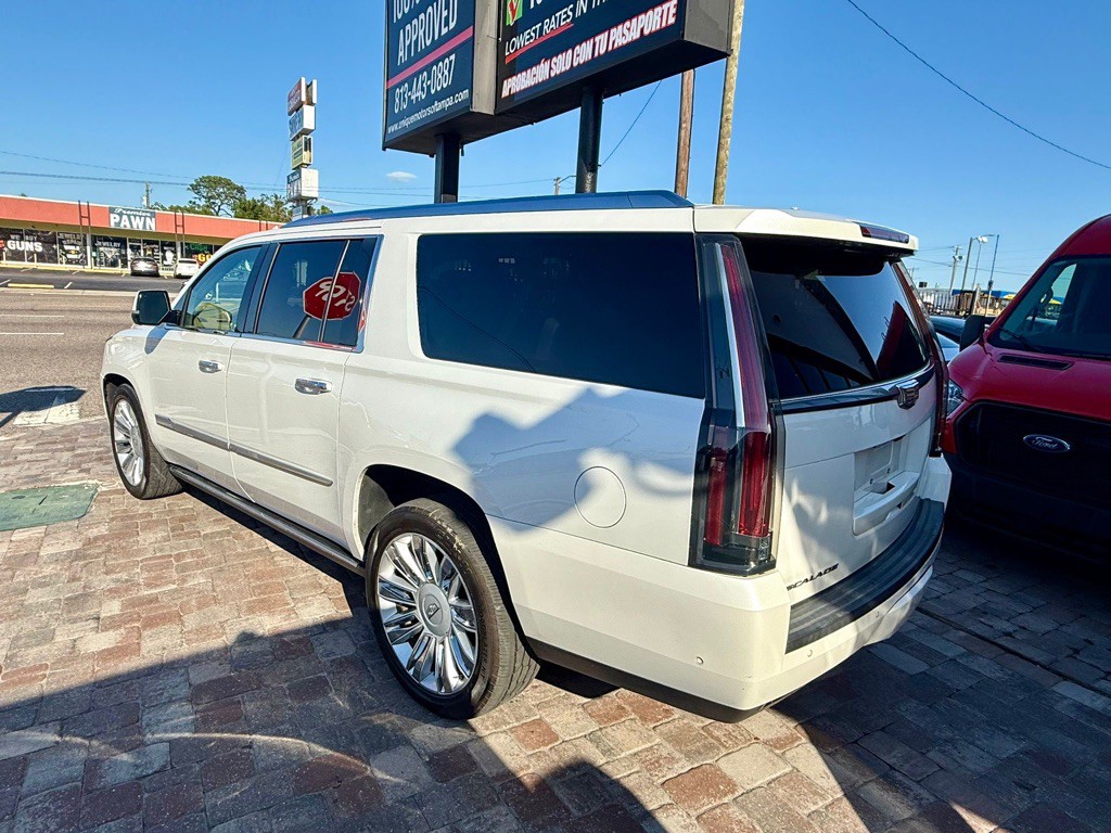2019 Cadillac Escalade Image 5