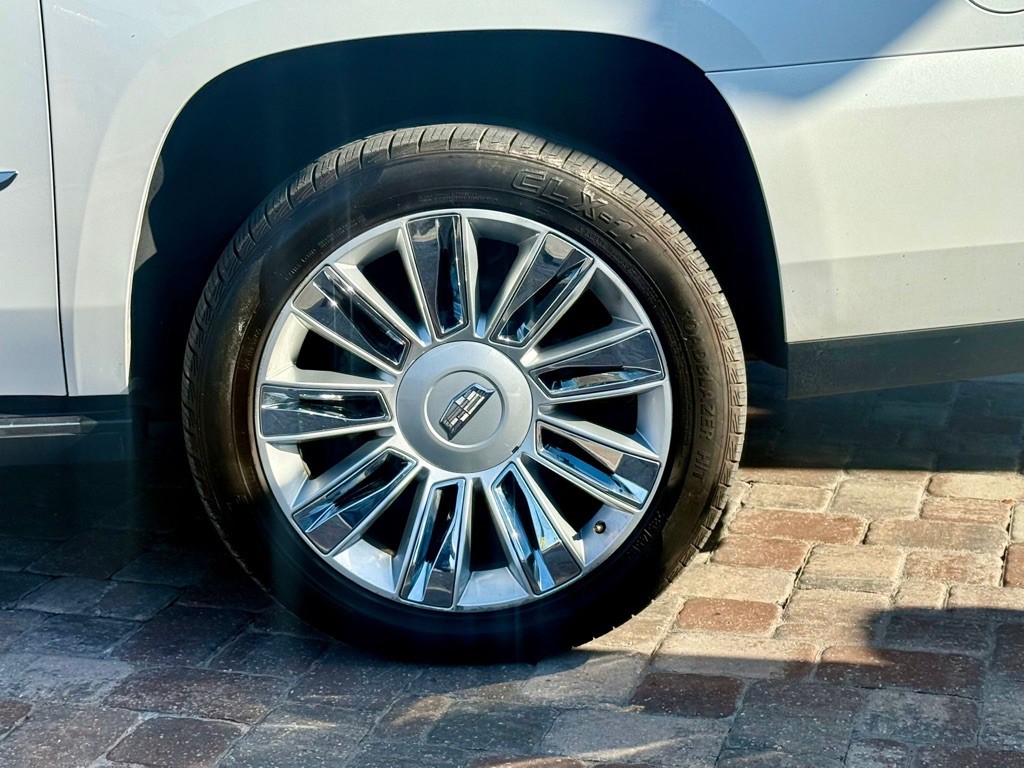 2019 Cadillac Escalade Image 8