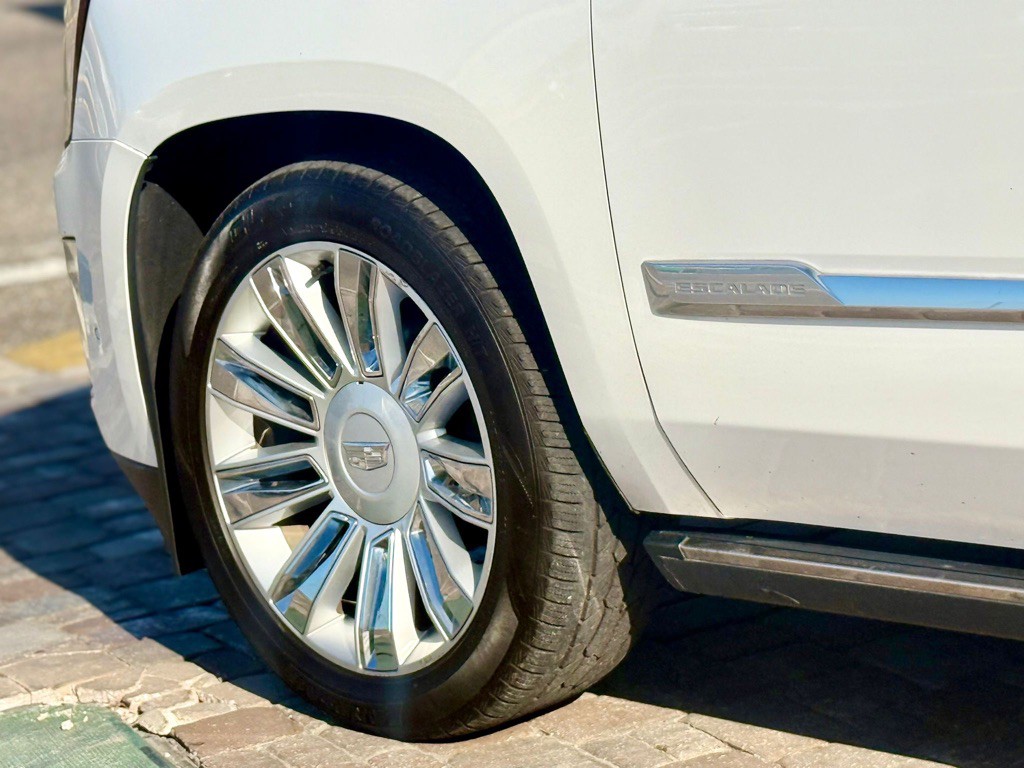 2019 Cadillac Escalade Image 9