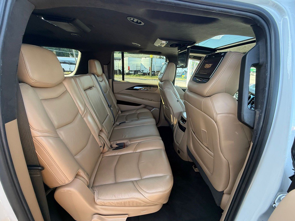 2019 Cadillac Escalade Image 17