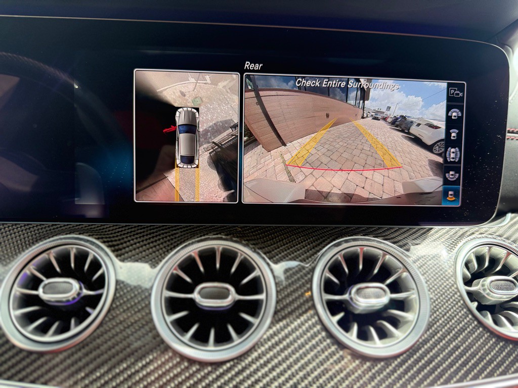 2020 Mercedes-Benz AMG GT Image 16