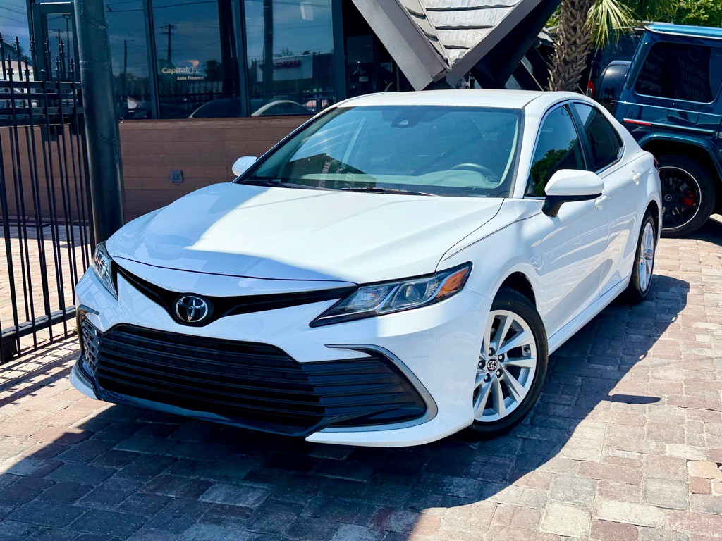 2021 Toyota Camry Image 1