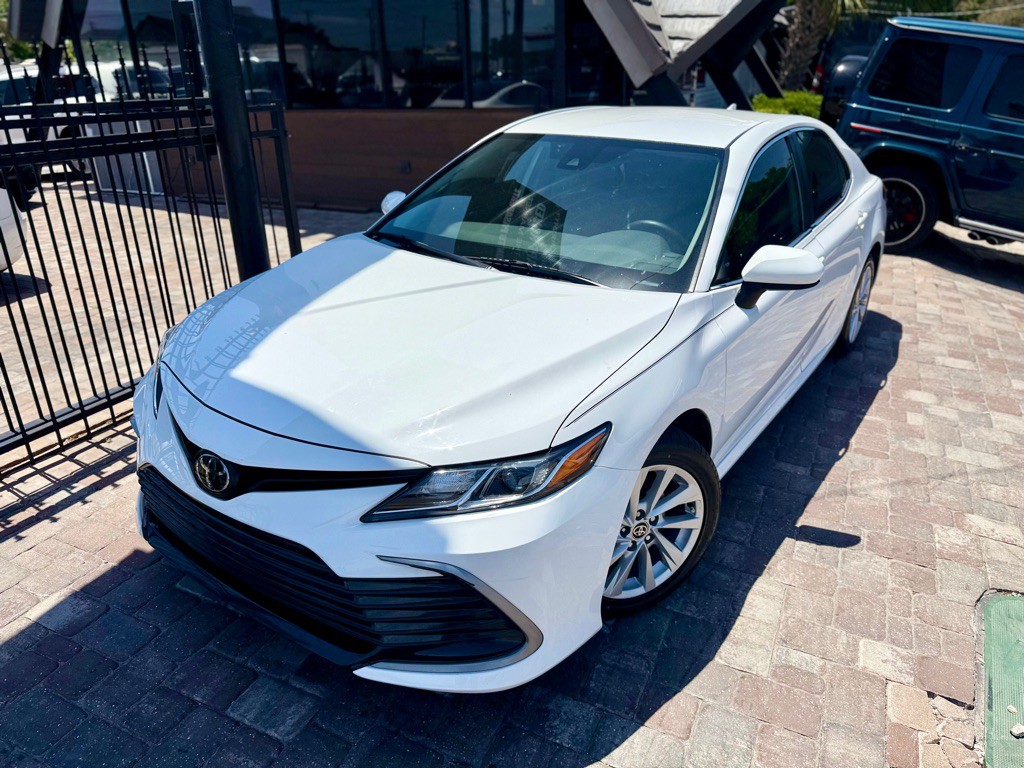 2021 Toyota Camry Image 2