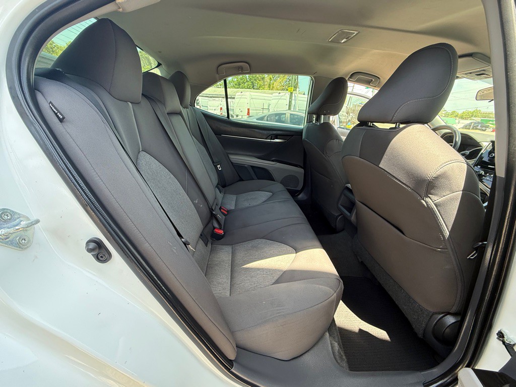 2021 Toyota Camry Image 19