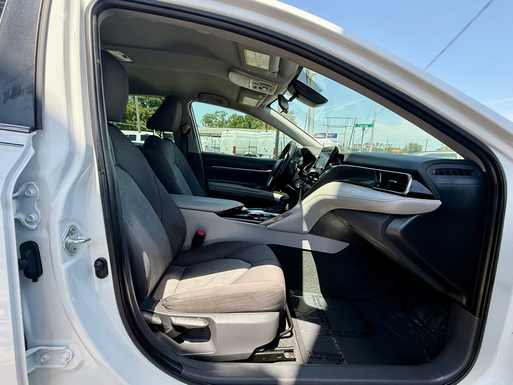 2021 Toyota Camry Image 20
