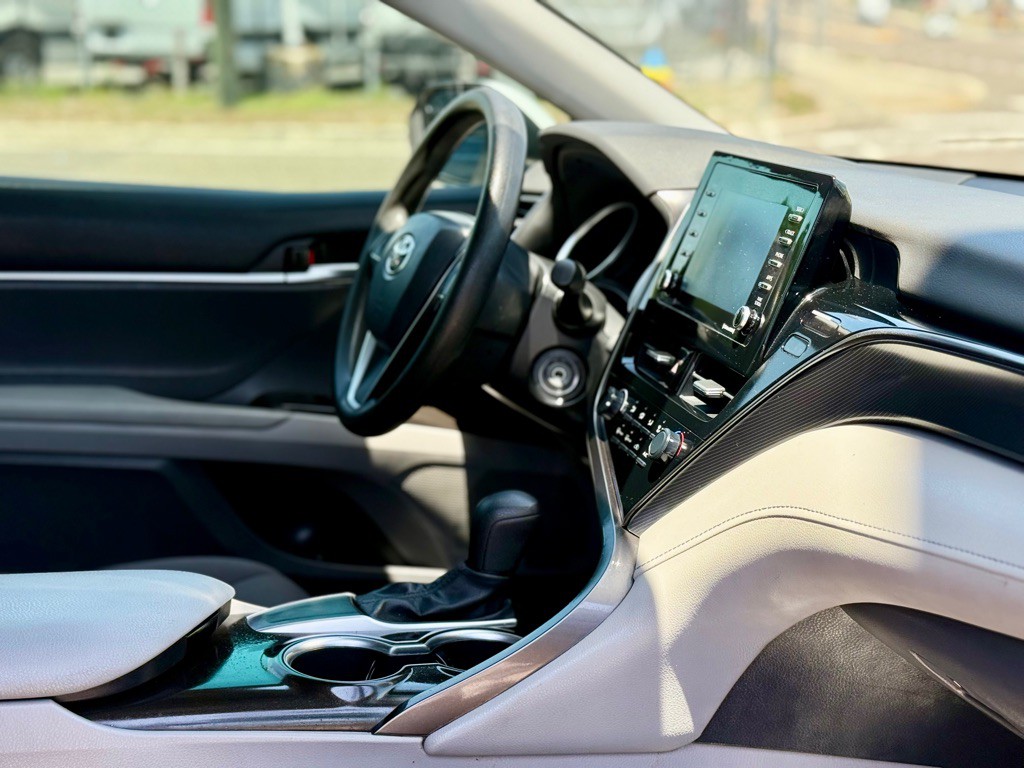 2021 Toyota Camry Image 21