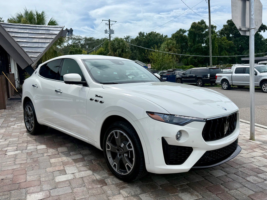 2023 Maserati Levante Image 2