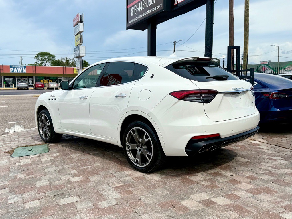 2023 Maserati Levante Image 6