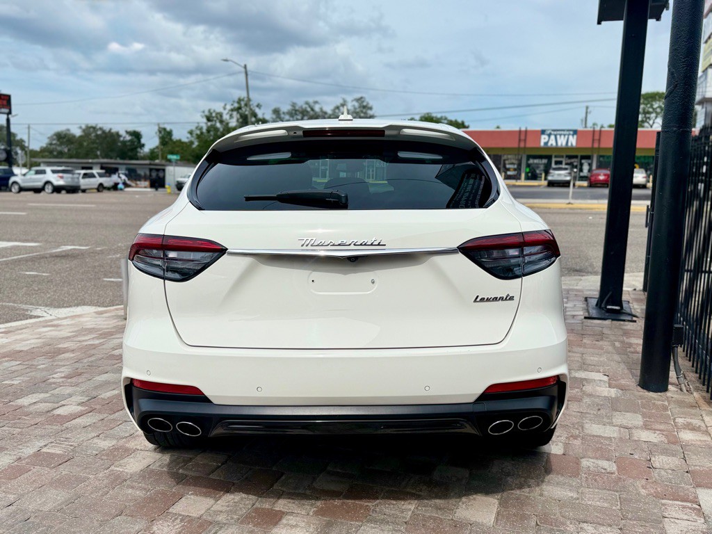 2023 Maserati Levante Image 7