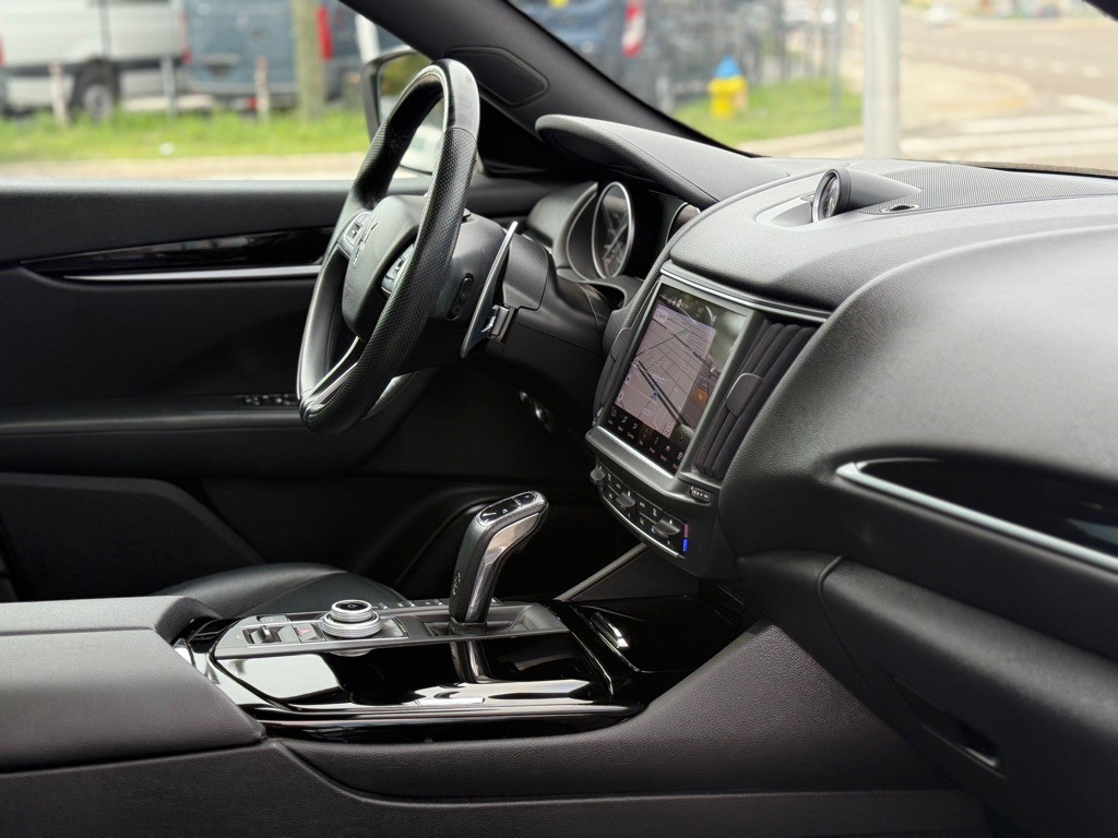 2023 Maserati Levante Image 22