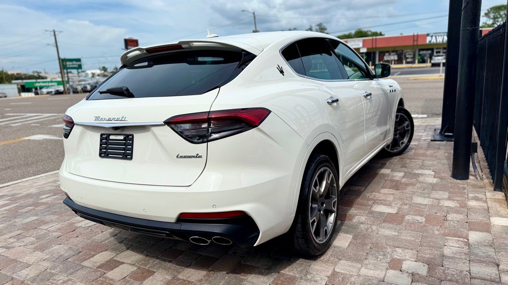 2023 Maserati Levante Image 32