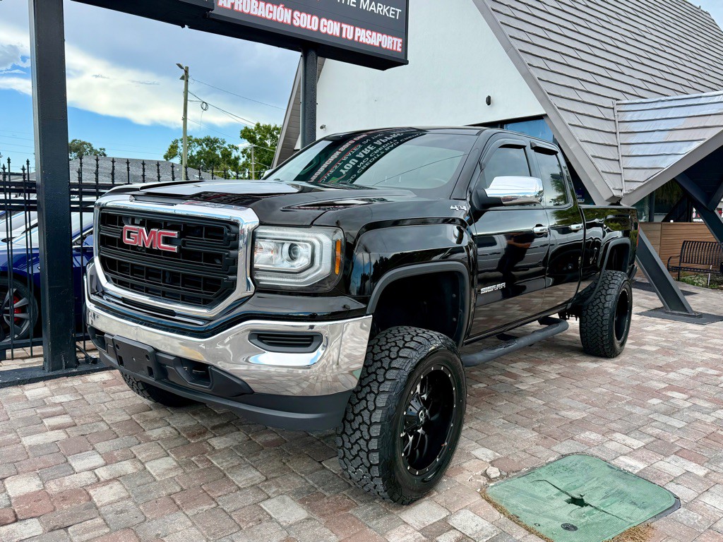 2017 GMC Sierra Image 4