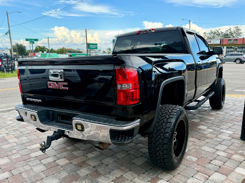 2017 GMC Sierra Image 8