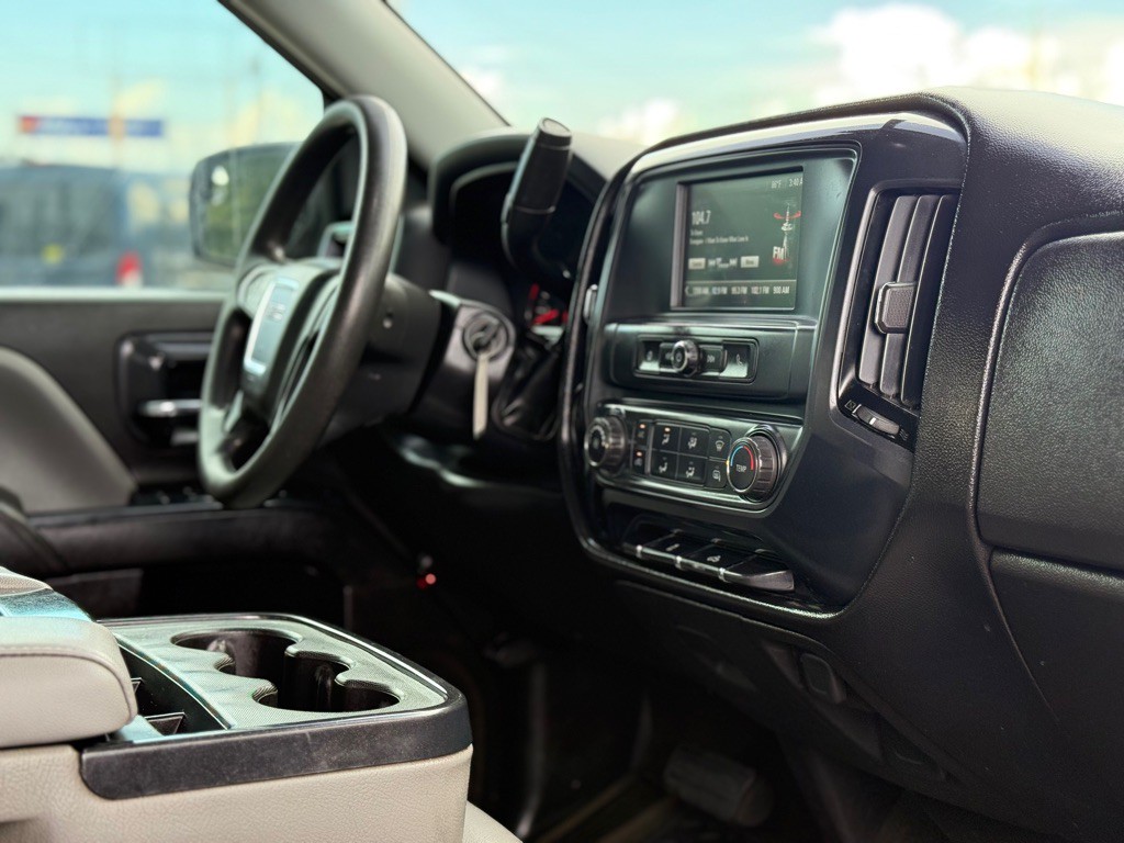 2017 GMC Sierra Image 19