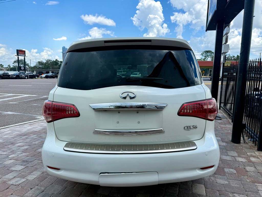 2012 INFINITI QX56 Image 6