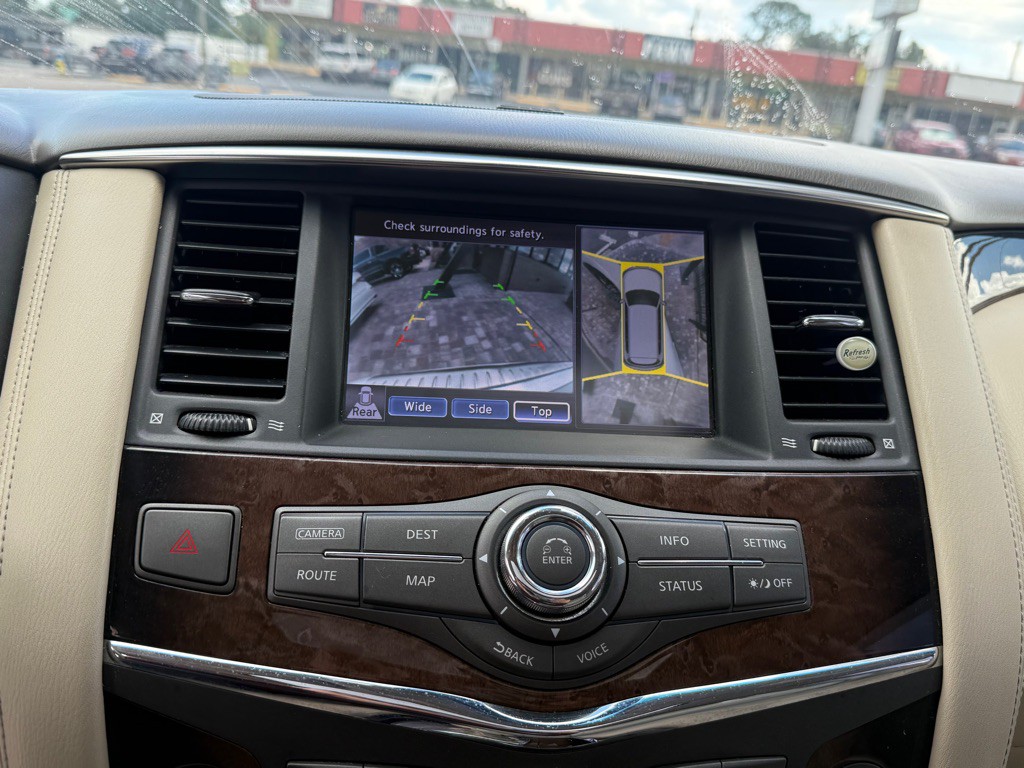 2012 INFINITI QX56 Image 12