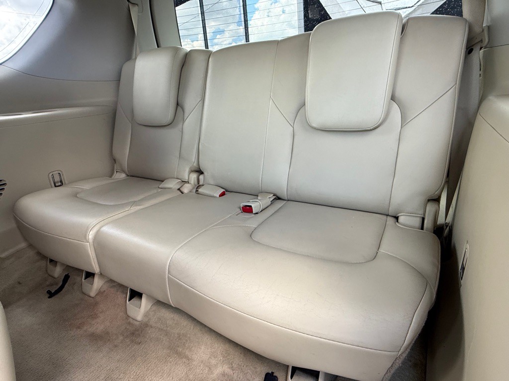 2012 INFINITI QX56 Image 14