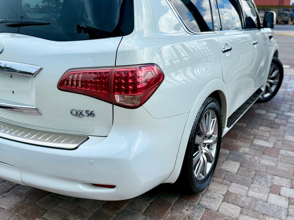 2012 INFINITI QX56 Image 22