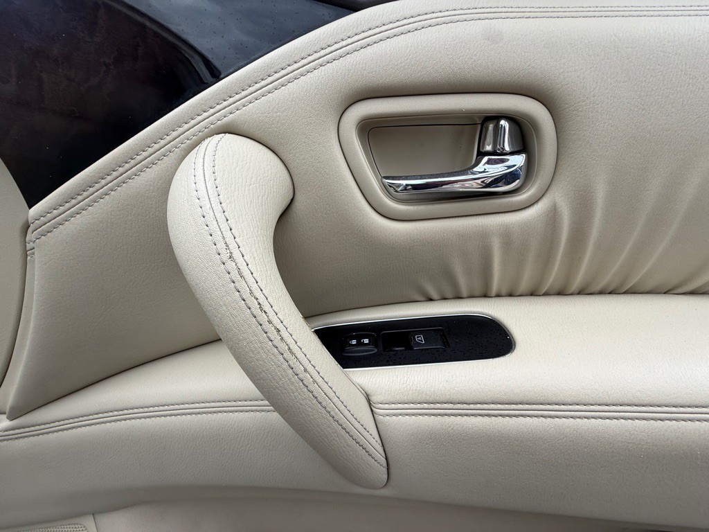 2012 INFINITI QX56 Image 30