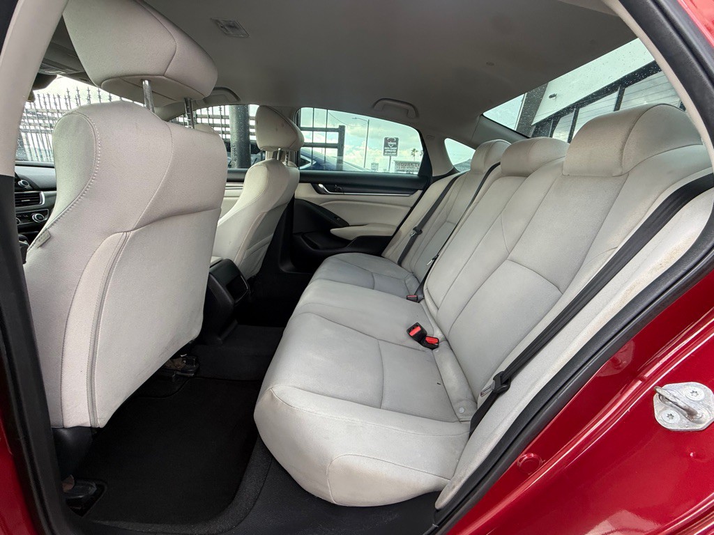 2018 Honda Accord Image 15