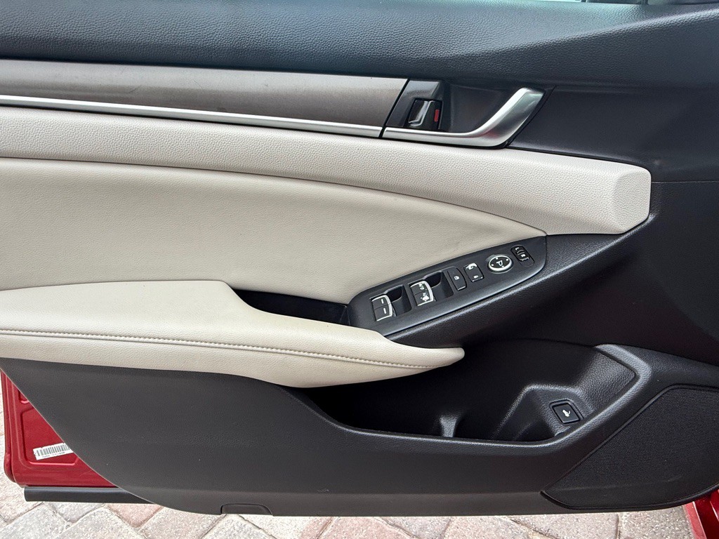 2018 Honda Accord Image 23