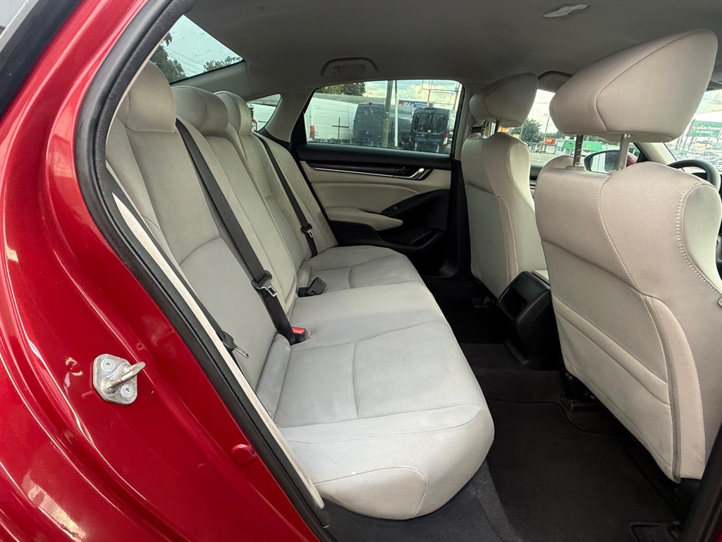 2018 Honda Accord Image 30