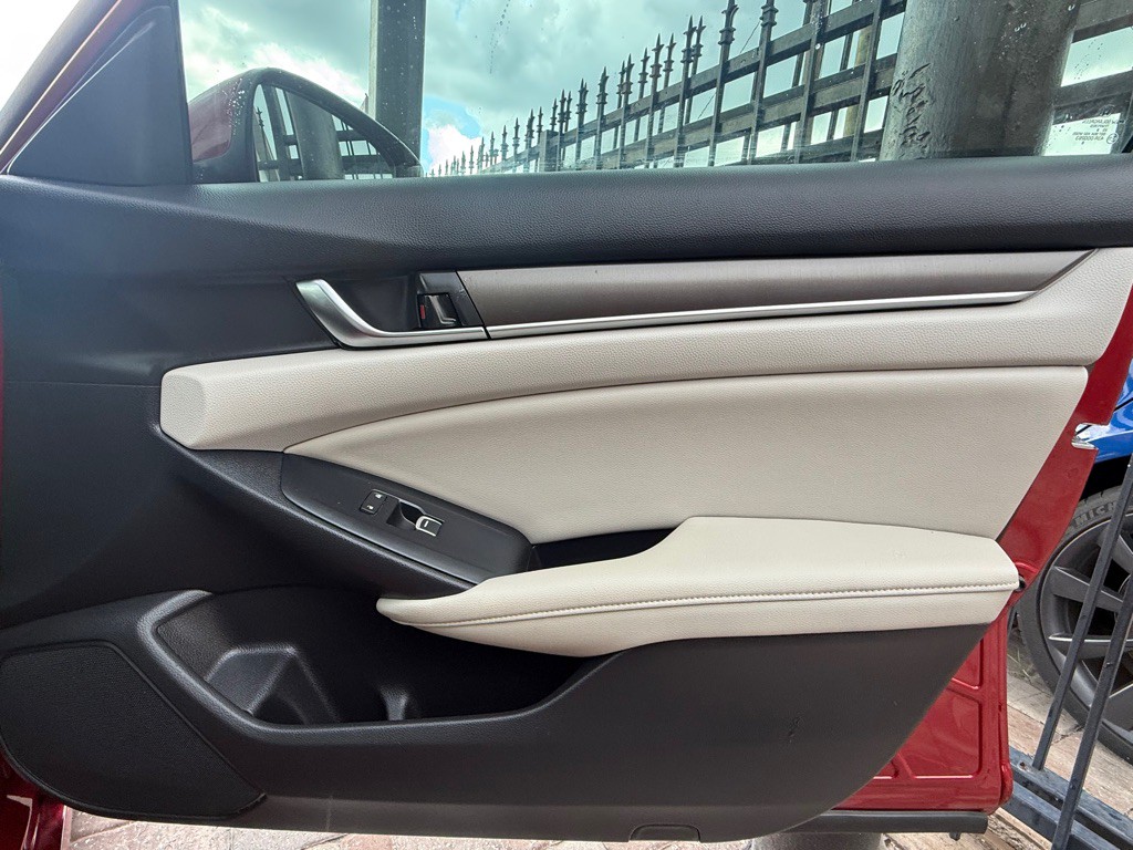 2018 Honda Accord Image 31