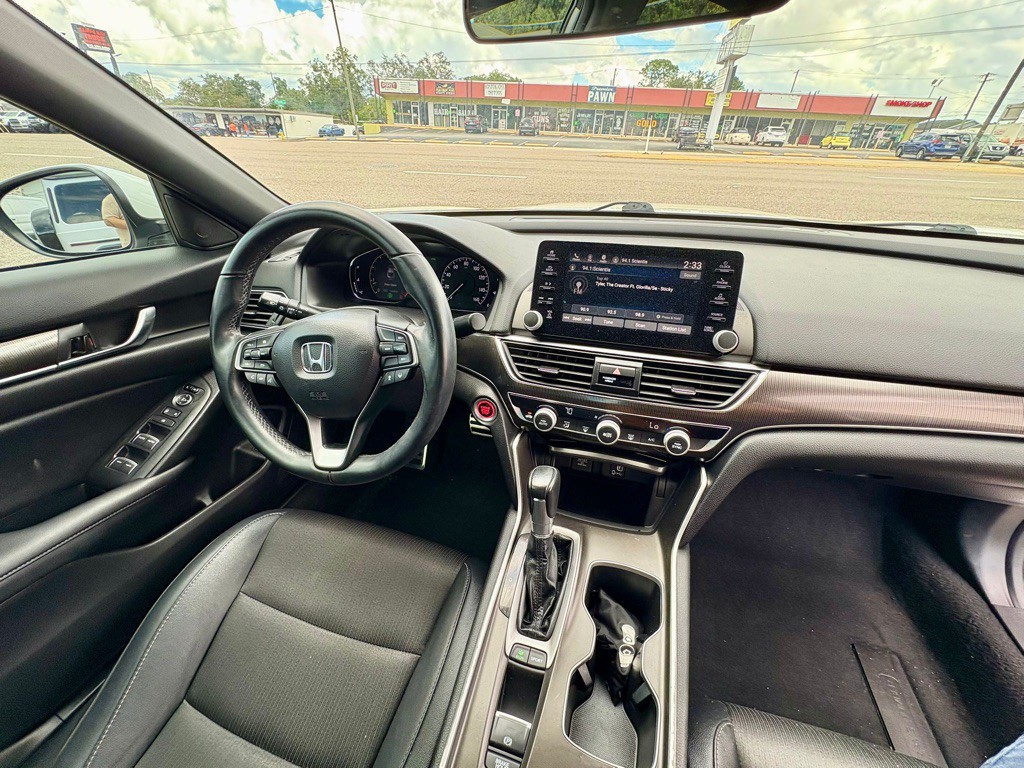 2019 Honda Accord Image 8