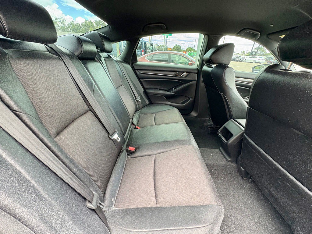 2019 Honda Accord Image 9