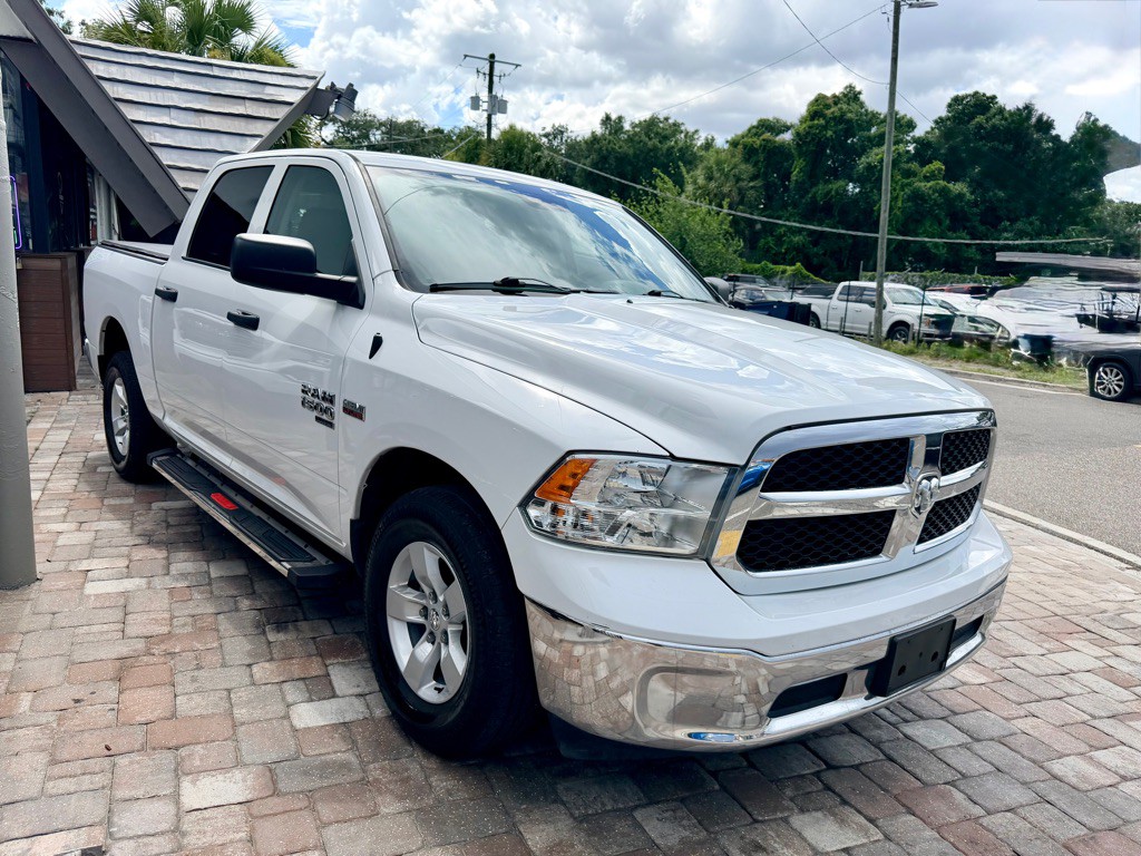 2019 RAM 1500 Image 3