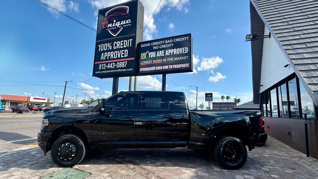 2022 RAM 3500 Image 6