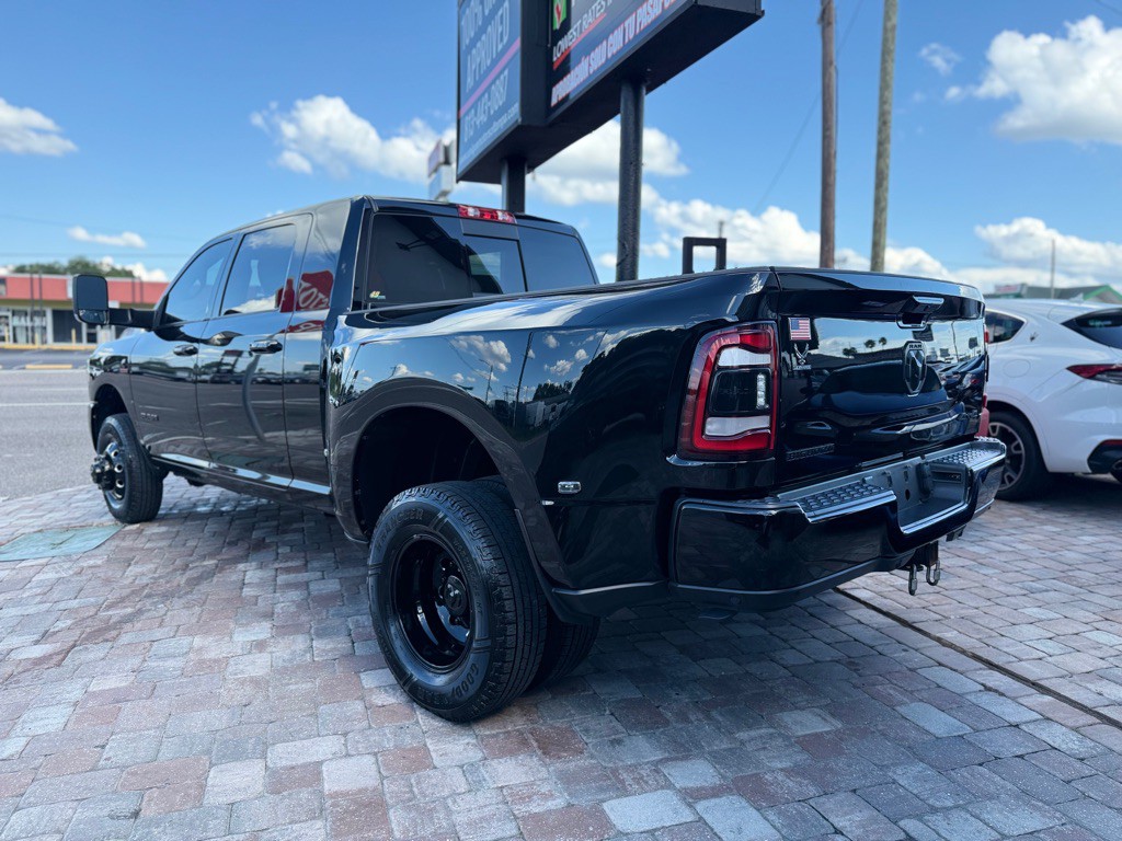 2022 RAM 3500 Image 7
