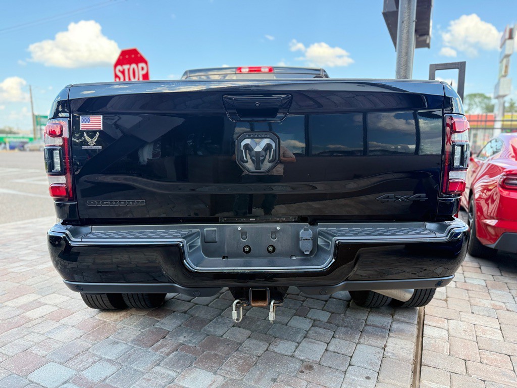 2022 RAM 3500 Image 8