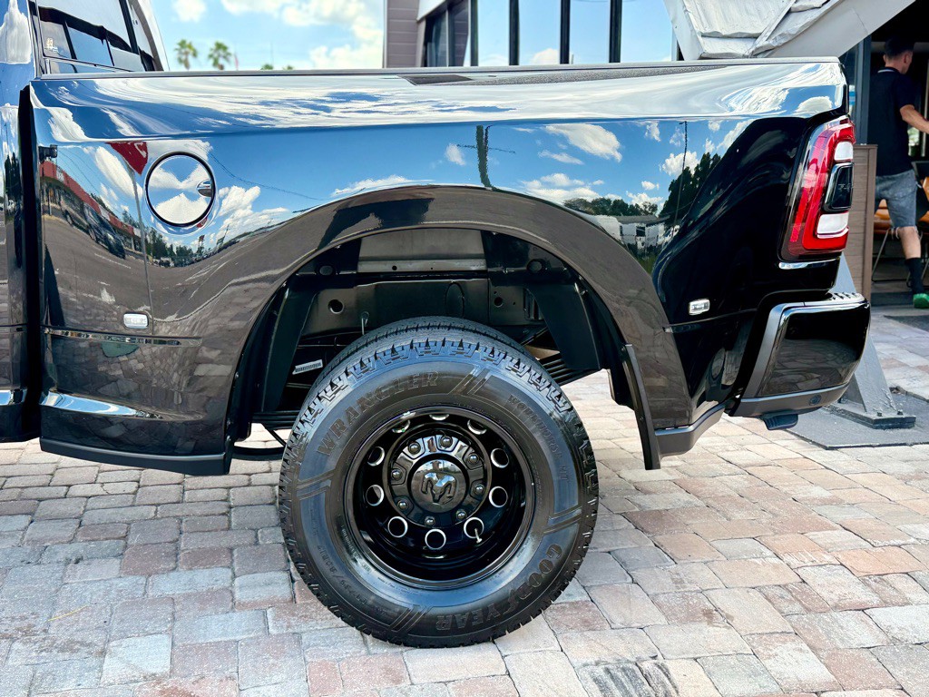 2022 RAM 3500 Image 11
