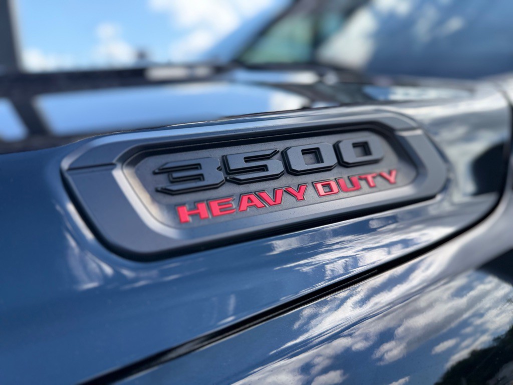 2022 RAM 3500 Image 21