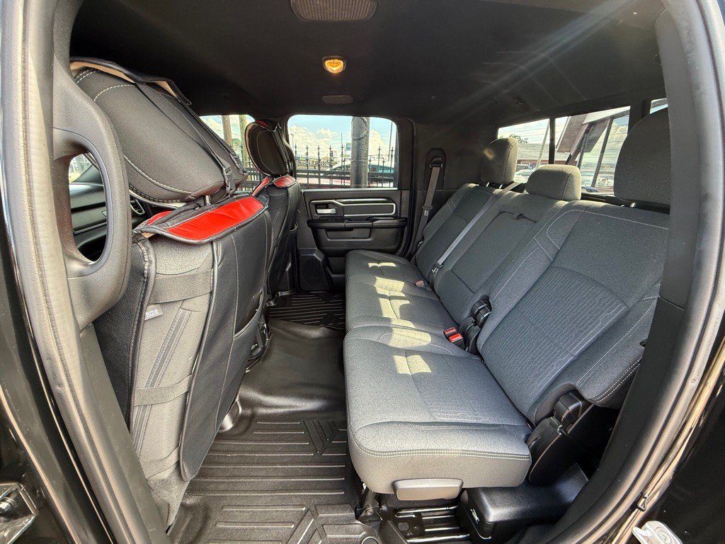 2022 RAM 3500 Image 25