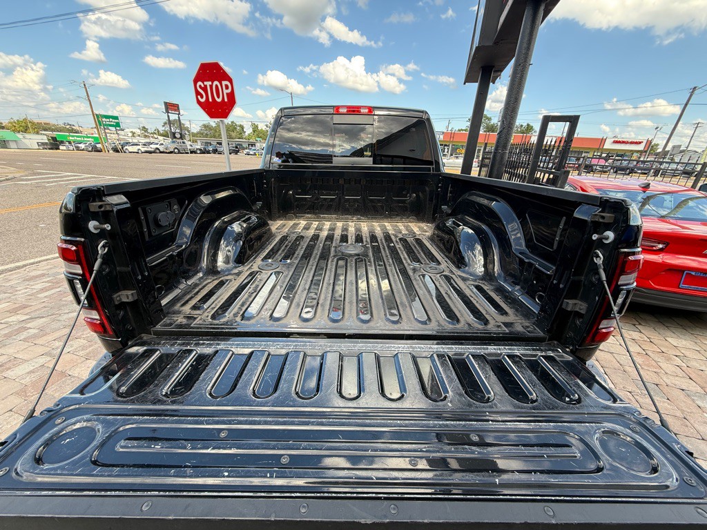 2022 RAM 3500 Image 26